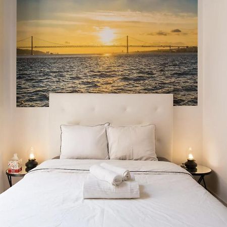 Apartament Beautiful 3-Story House In Chiado With A 40M² Private Terrace Lizbona Zewnętrze zdjęcie