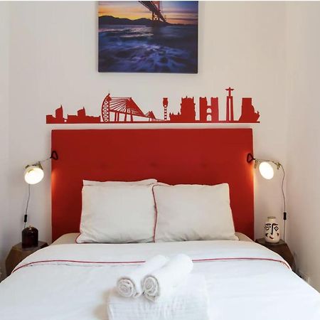 Apartament Beautiful 3-Story House In Chiado With A 40M² Private Terrace Lizbona Zewnętrze zdjęcie