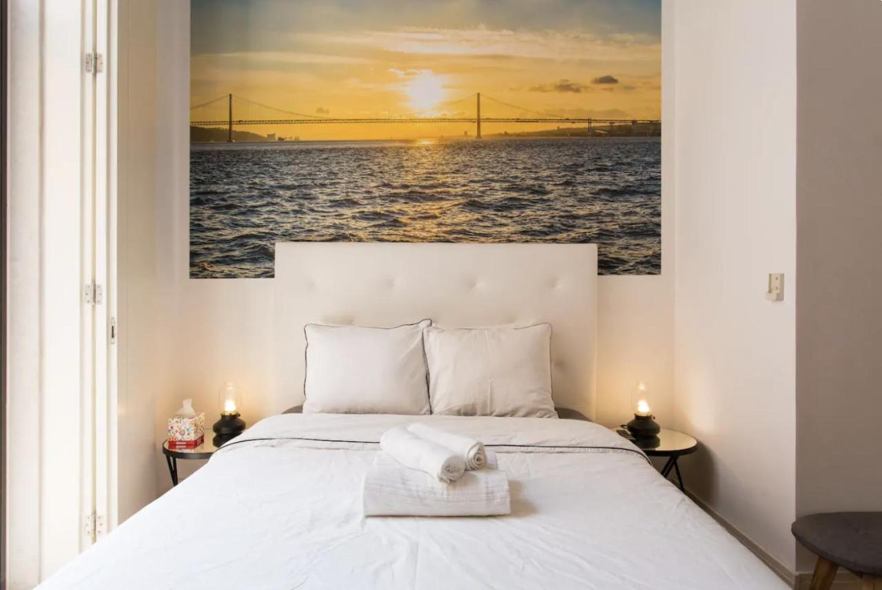 Apartament Beautiful 3-Story House In Chiado With A 40M² Private Terrace Lizbona Zewnętrze zdjęcie