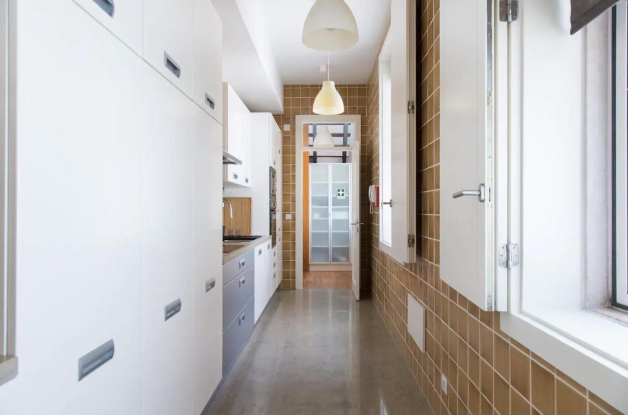 Apartament Beautiful 3-Story House In Chiado With A 40M² Private Terrace Lizbona Zewnętrze zdjęcie